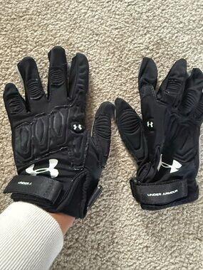 Under Armour Black Gloves